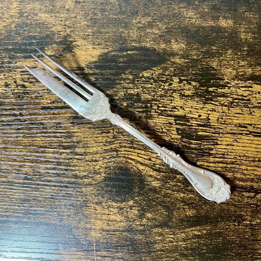 WM A Rogers A1 Silverplate 3-Tine Meat Serving Fork Ornate Victorian Style